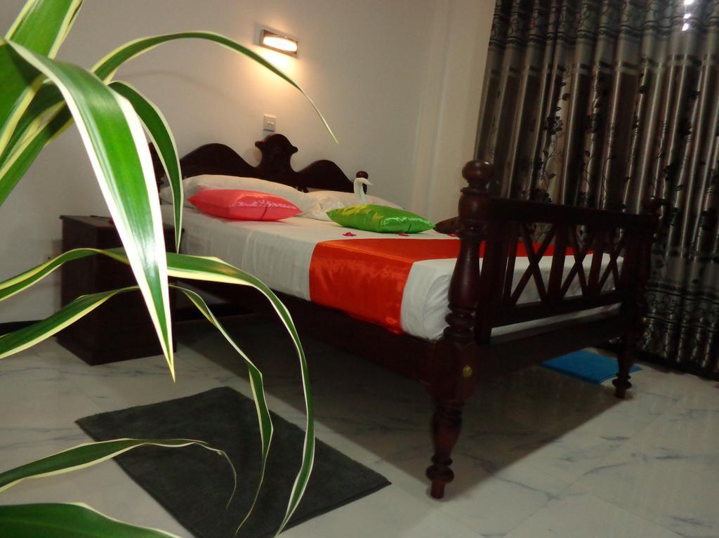 Hotel Italia Ambalangoda  Exterior photo